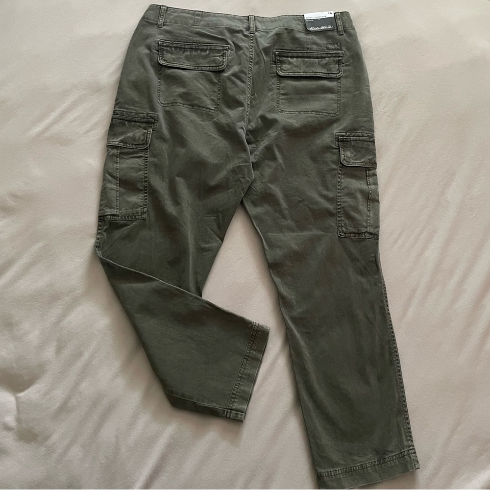 ⛰️EDDIE BAUER River Rock Cargo Pants Women’s Size 16 Curvy Slim Slat Green NWT - Picture 3 of 9